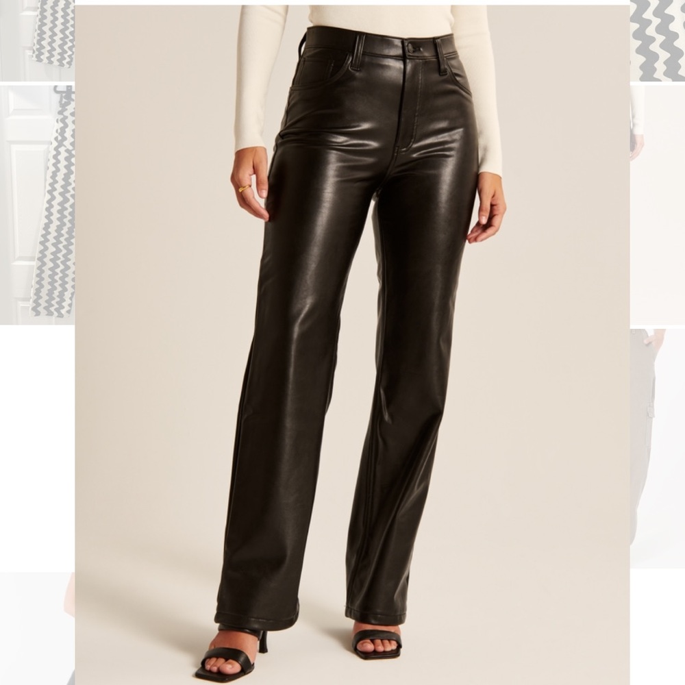 Abercrombie & Fitch Curve Love Vegan Leather 90s
Relaxed Pant. Size 6/28